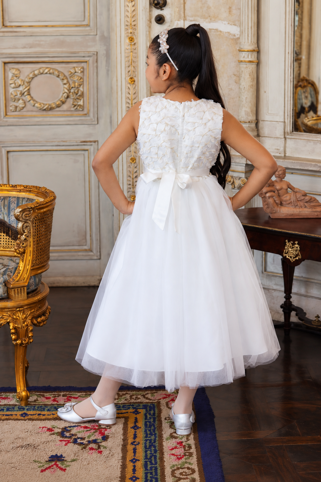 Elegante y delicado, el Vestido Lourdes ideal para Bautizo y primera comunión.